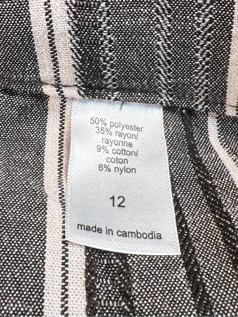 Striped Pleated Front Shorts Casual Gray White NWT Maurices High Rise Women's 12 - Picture 4 of 10